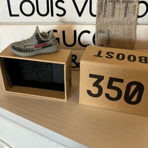 KEYCHAIN ,COMES WITH BOX